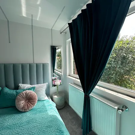 Elegant Escape *
