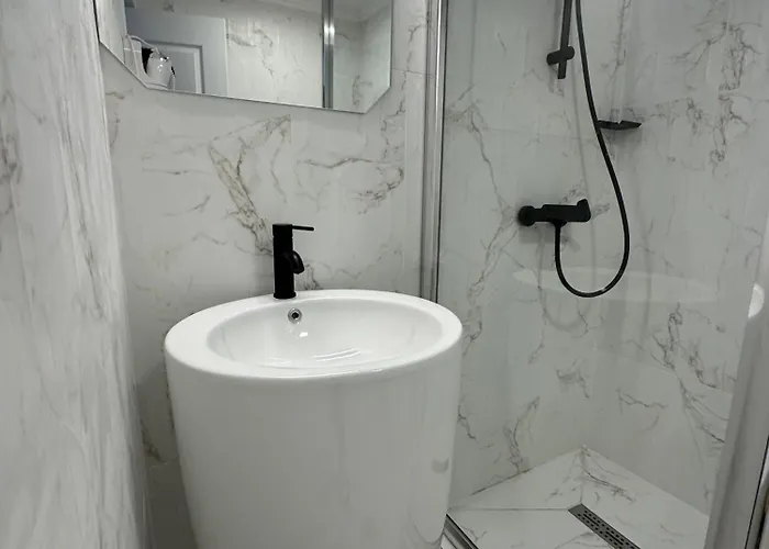 Elegant Escape Крайова